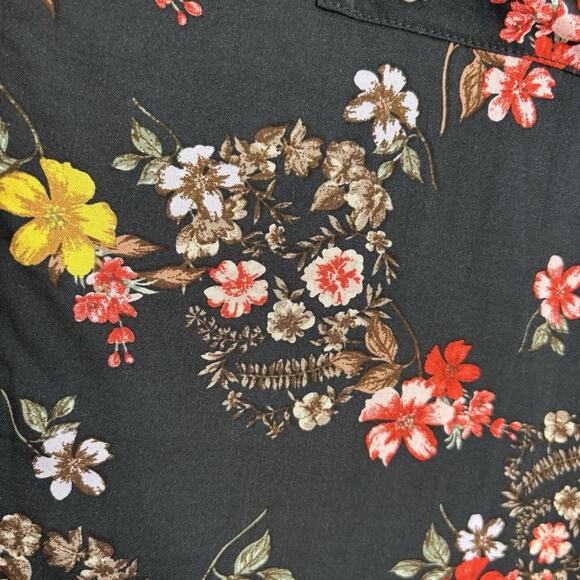 Torrid Women’s Sz 5 (30/32) Floral Skull‎ Challis Button Front Dolman Sleeve Top - Picture 8 of 9